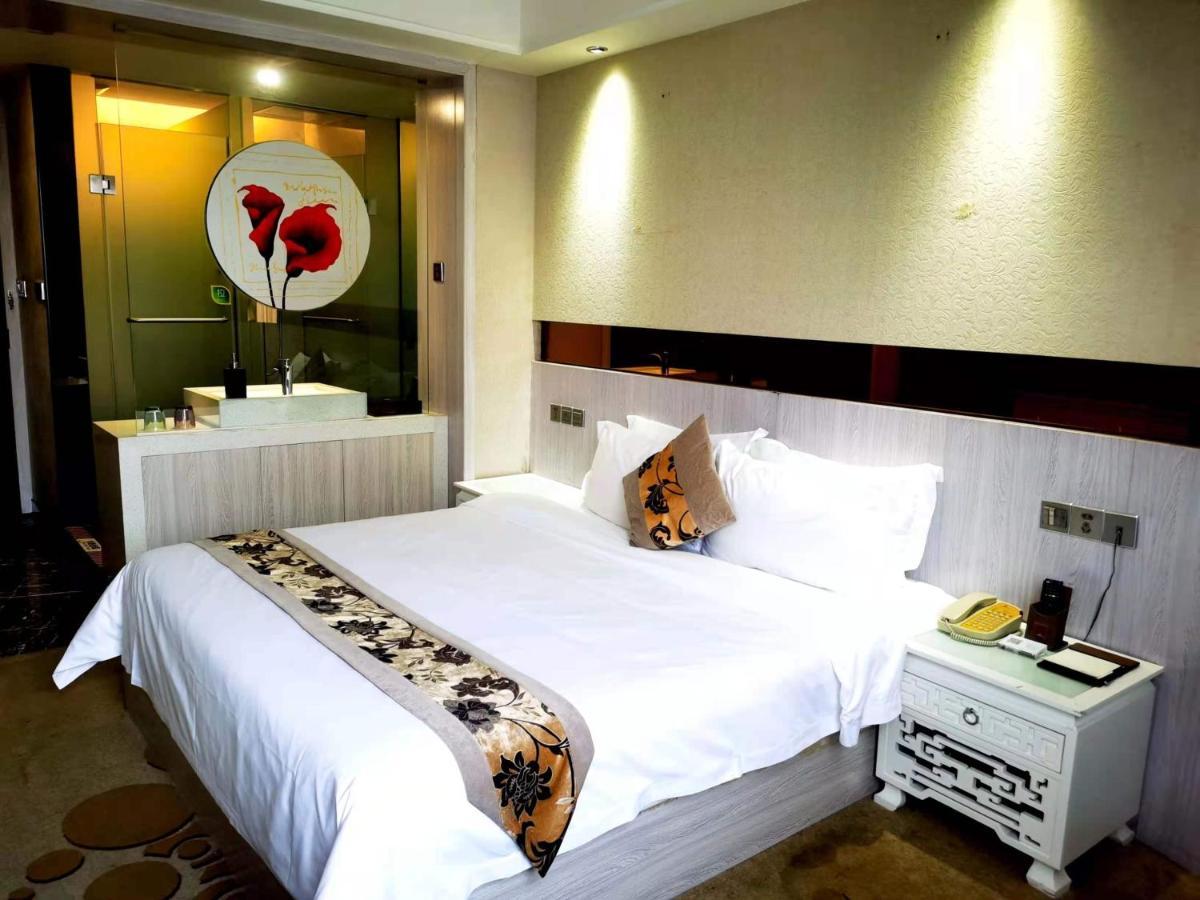 Paco Hotel Tianhe Coach Terminal Metro Satation Guangzhou-Free Shuttle Bus For Canton Fair Buitenkant foto
