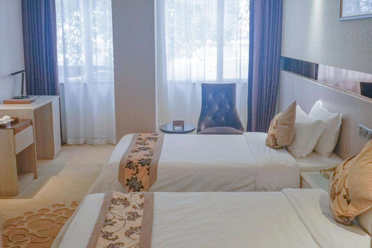Paco Hotel Tianhe Coach Terminal Metro Satation Guangzhou-Free Shuttle Bus For Canton Fair Buitenkant foto