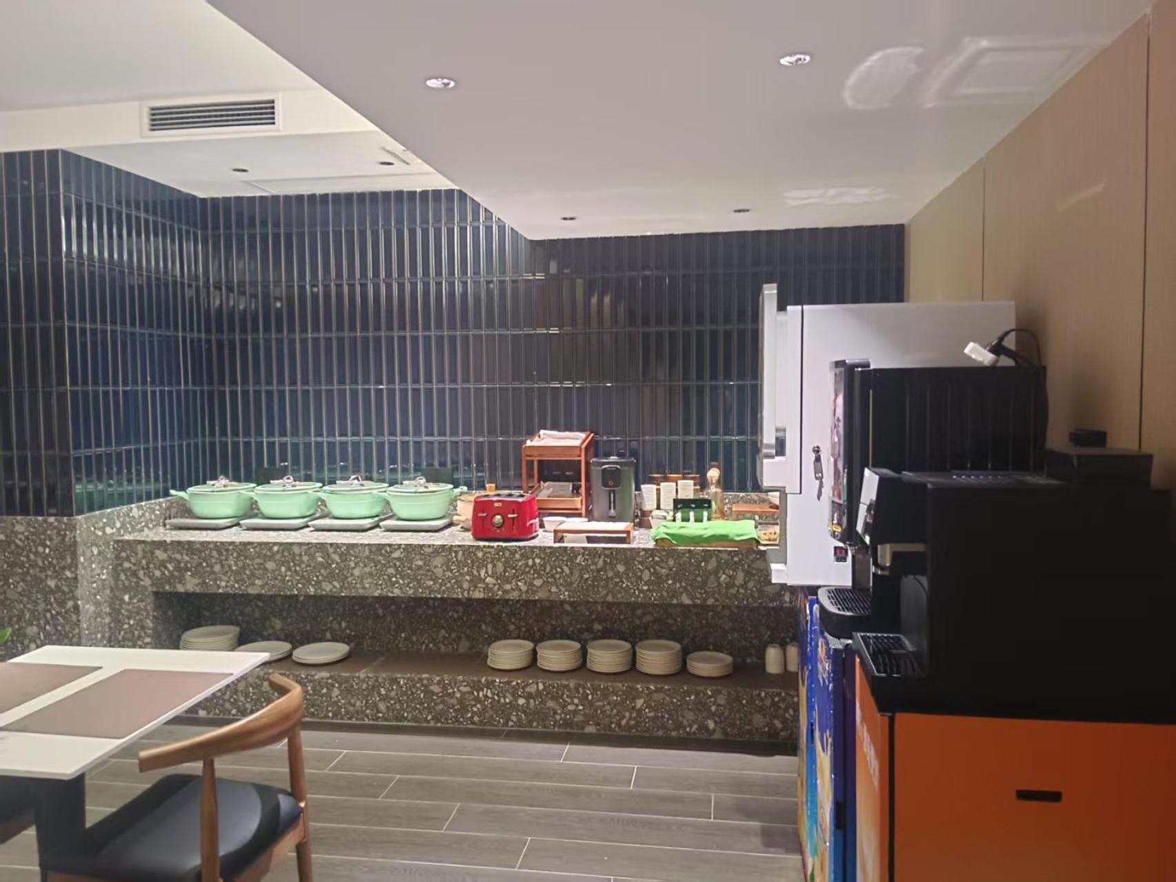 Paco Hotel Tianhe Coach Terminal Metro Satation Guangzhou-Free Shuttle Bus For Canton Fair Buitenkant foto